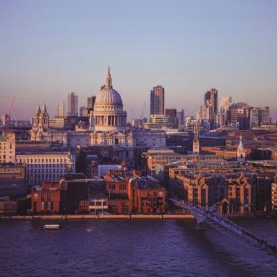 英雄撸一发手游私服下载